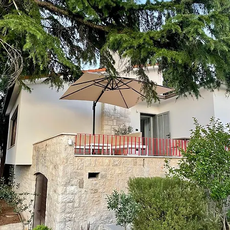 Вілла Cedrus House - New Prestige *