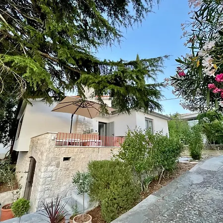 Cedrus House - New Prestige Вилла