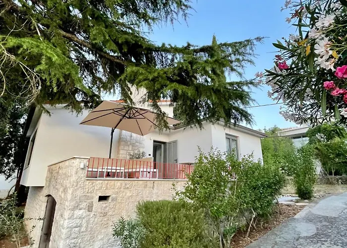 Cedrus House - New Prestige Вилла