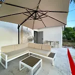 Villa Cedrus House - New Prestige