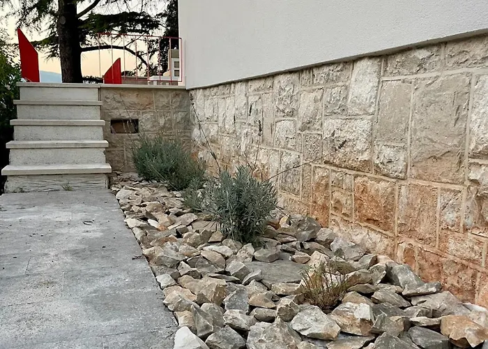 Cedrus House - New Prestige